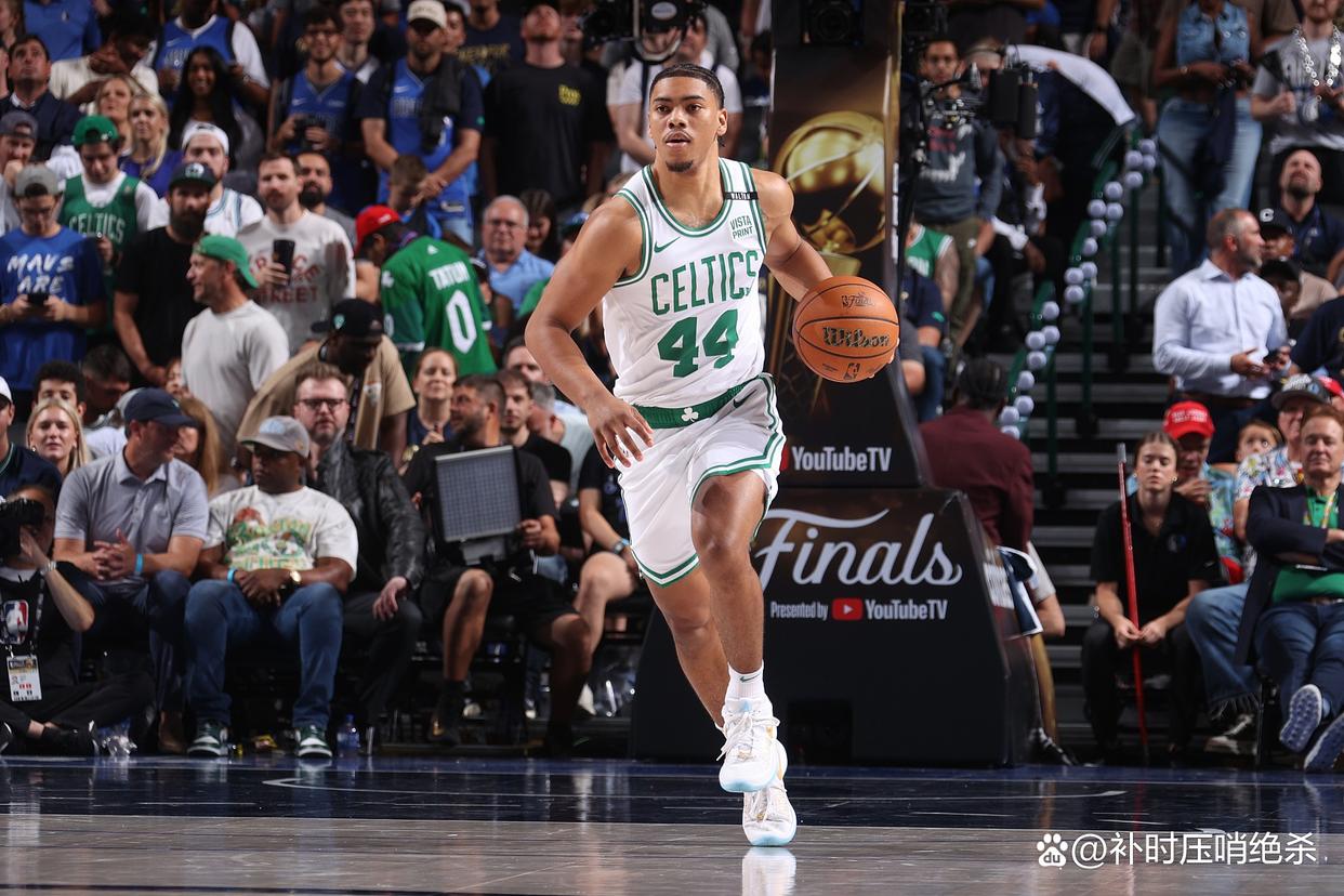 开云官方首页-英超赛程吃紧，密尔沃基雄鹿今晨绝杀压哨，更衣室稳定，高层口径保持一致(英超绝杀最多)